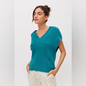 NWT-UO (urbanoutfitters ) Sweater Vest Size XS